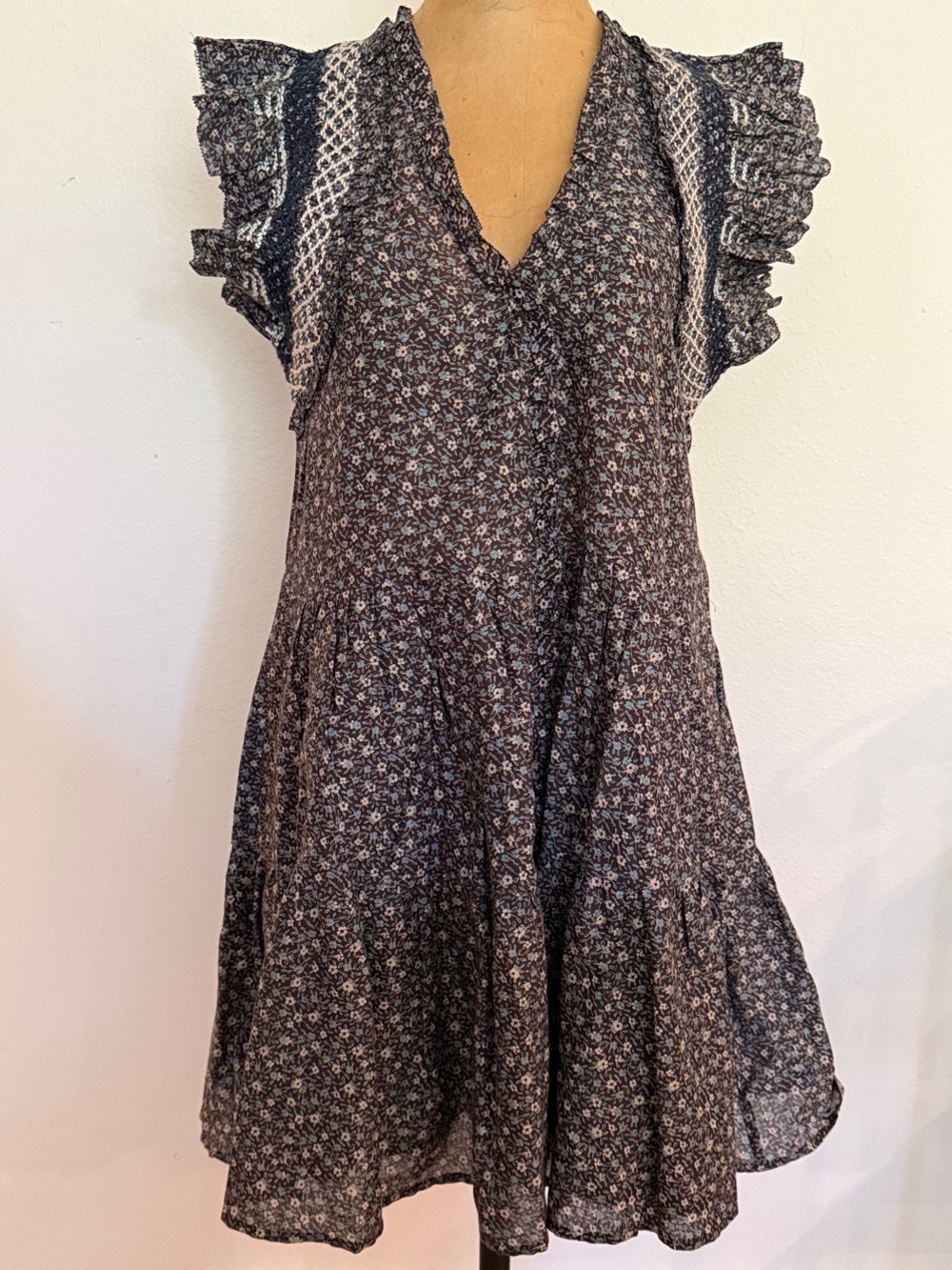Sea New York sz XS Navy Blue Floral Ruffle-Sleeve Mini Dress 17”x33” great cond